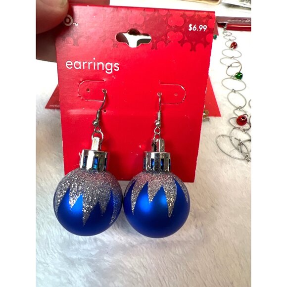Lot 10 NEW Christmas Jewelry. 16 Pairs earrings Trees Snowman Holidays NEW - Picture 3 of 6